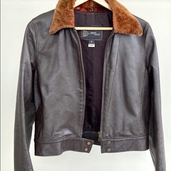 Vintage Roots fur trim leather jacket. 🤎 - Picture 2 of 4